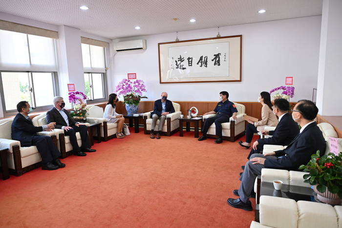 校長與IACP會長何林哲(Henninger)一行貴賓晤談